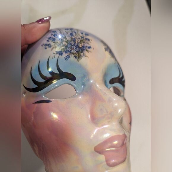 Vintage handmade ceramic Mardi gras lavender metallic shiny wall decor mask - Picture 7 of 11